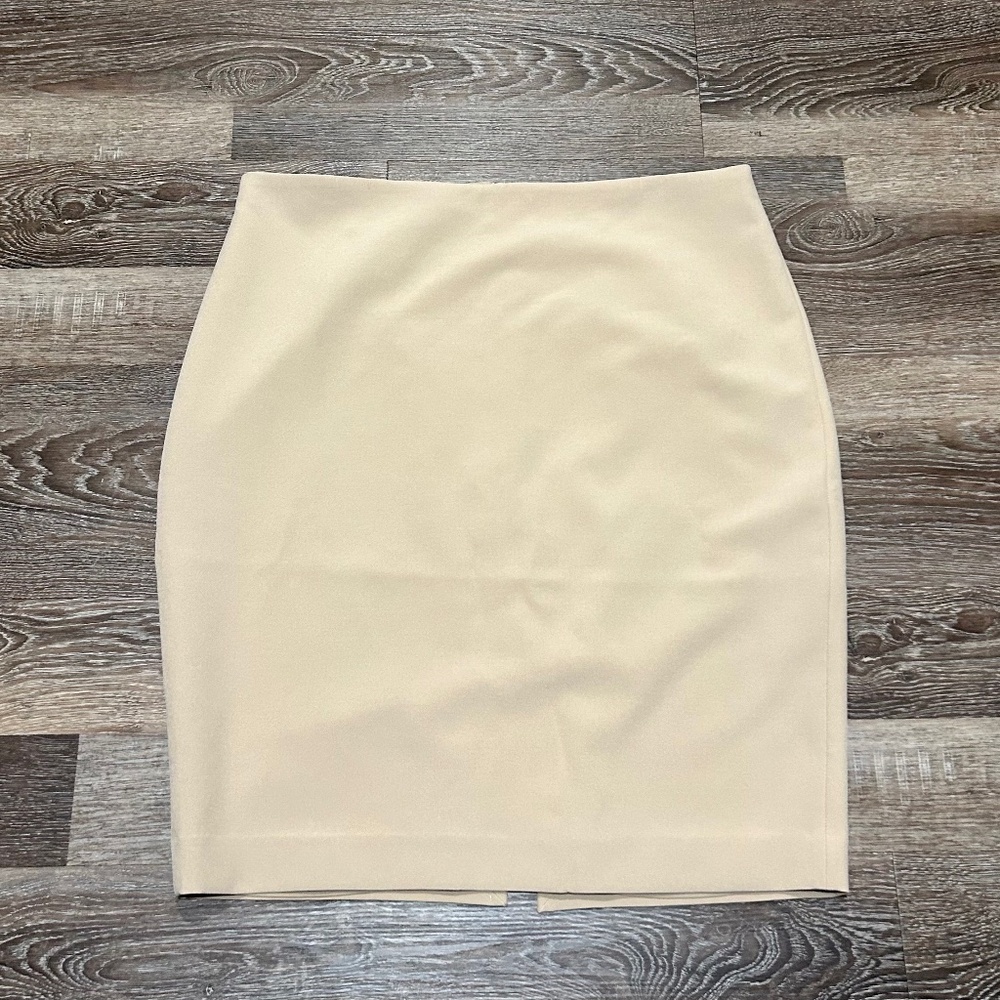 Express Women’s Editor Pencil Skirt Size 12 Beige NWT